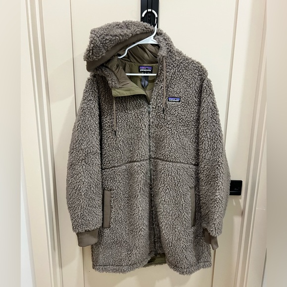 Patagonia Taupe Sherpa Fleece Hooded Parka - Picture 1 of 1